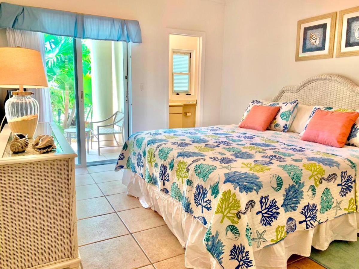 Coral Gardens On Grace Bay Hotel Exterior photo
