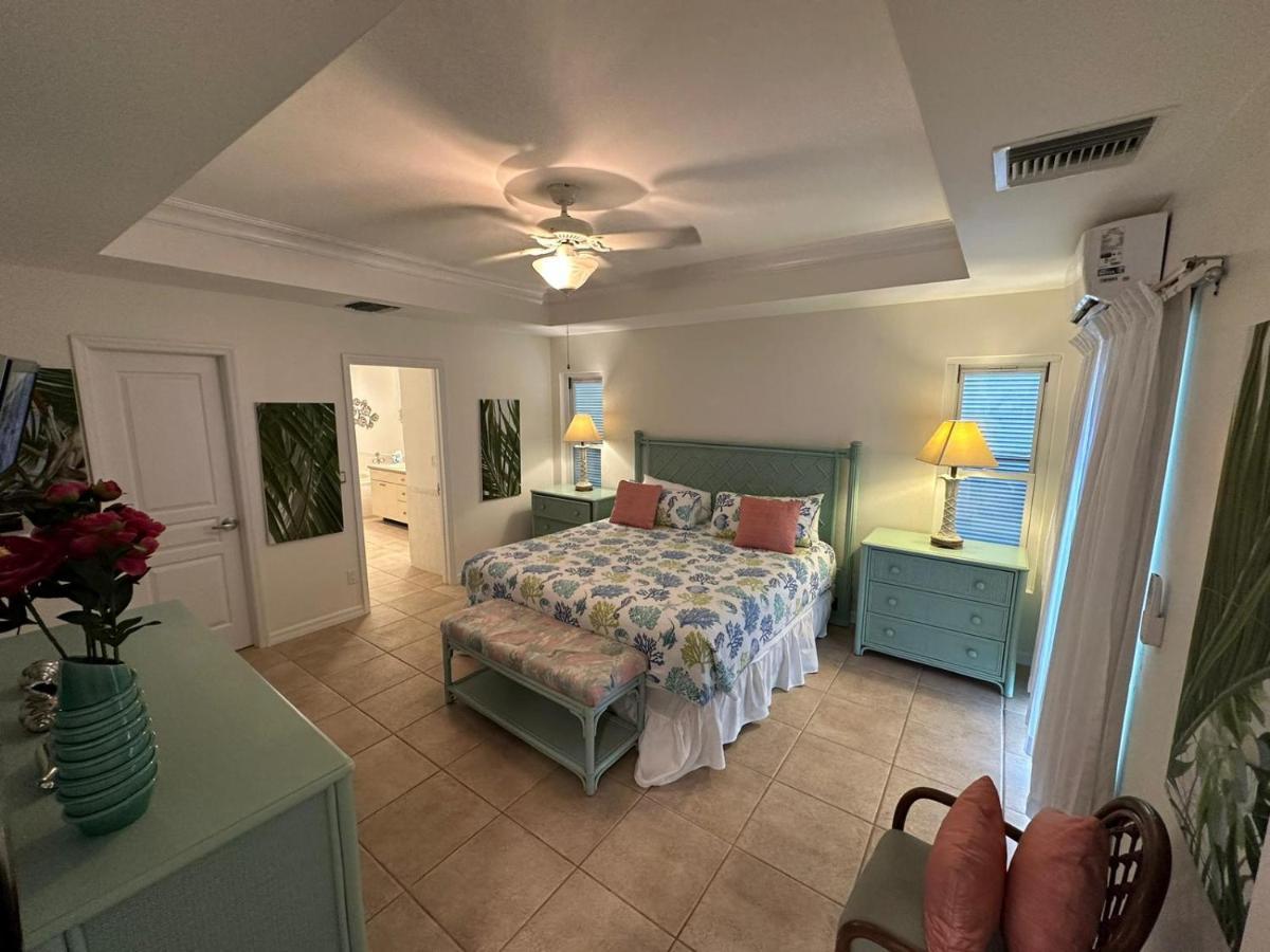 Coral Gardens On Grace Bay Hotel Exterior photo