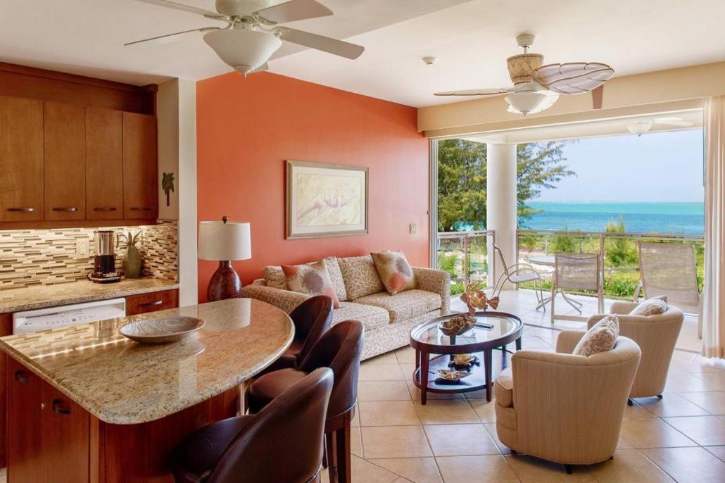 Coral Gardens On Grace Bay Hotel Exterior photo