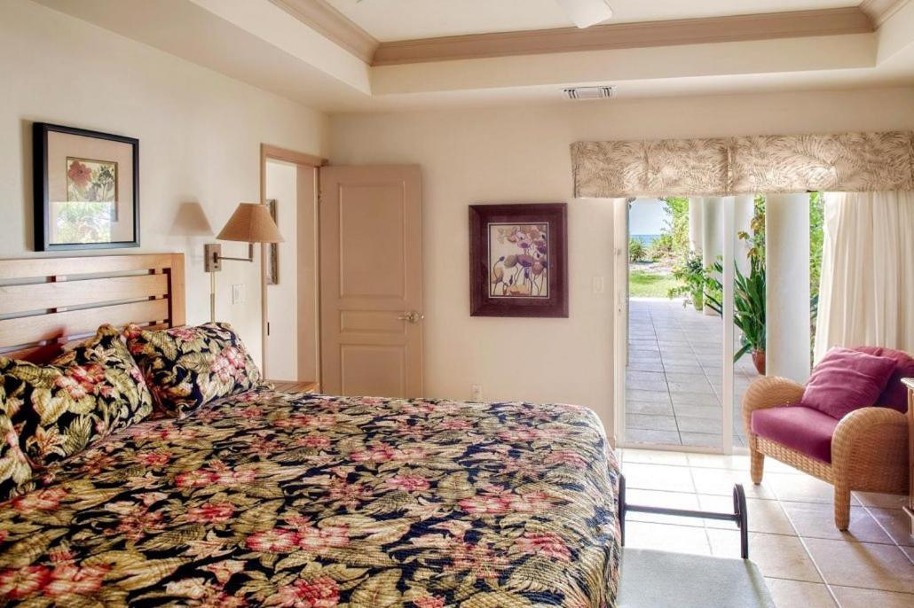 Coral Gardens On Grace Bay Hotel Exterior photo