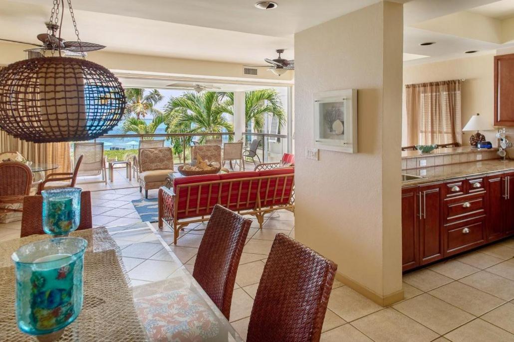 Coral Gardens On Grace Bay Hotel Exterior photo