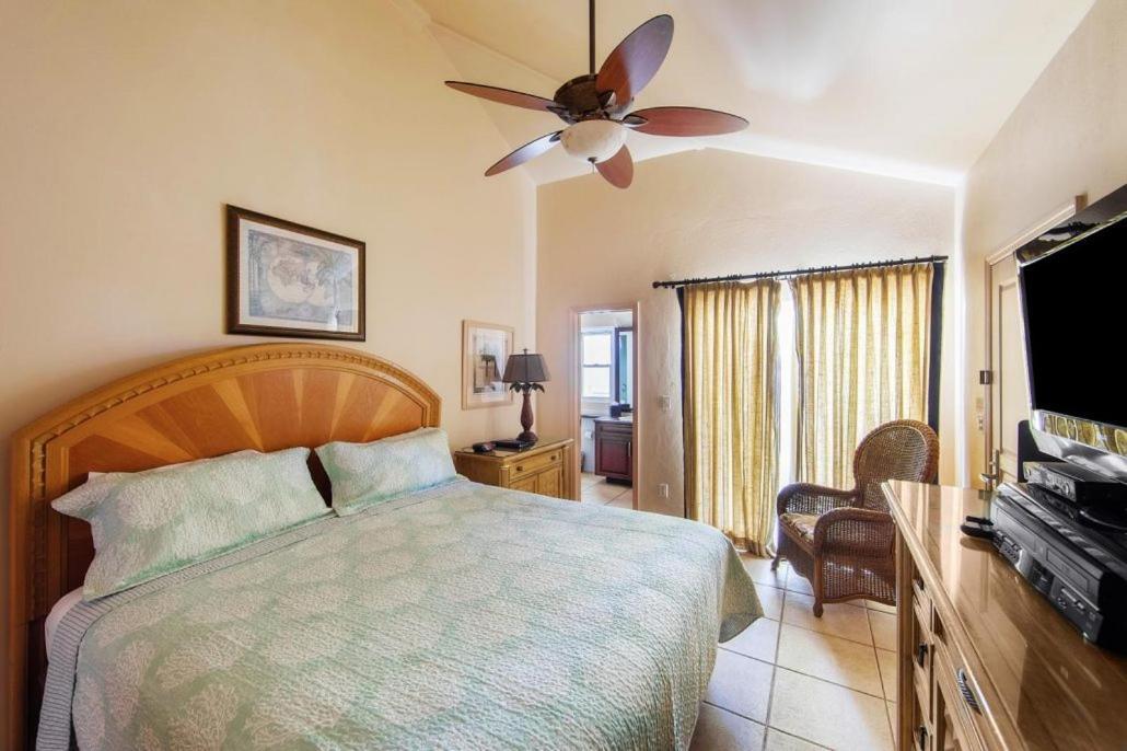 Coral Gardens On Grace Bay Hotel Exterior photo